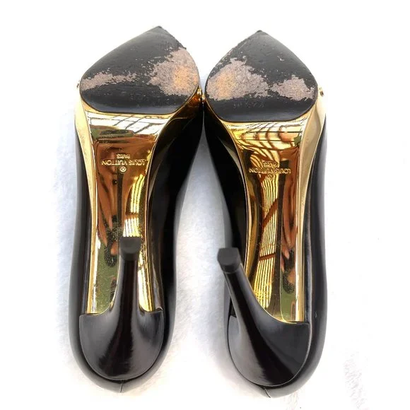 Auc Louis Vuitton Black Leather gold metal trim Pumps 7,5 Rare! $1000 - Picture 5 of 17